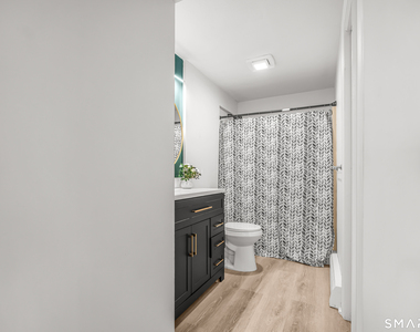 112 Woodbine Street - Photo Thumbnail 15