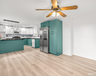 112 Woodbine Street - Photo Thumbnail 5