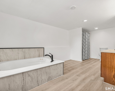 112 Woodbine Street - Photo Thumbnail 33