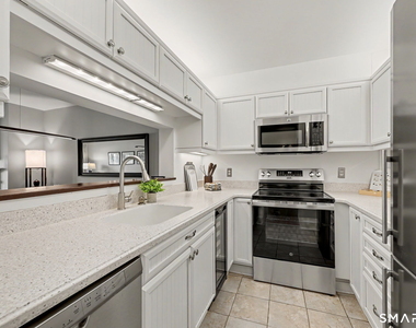 43 Harbor Drive - Photo Thumbnail 11