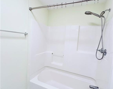 80 Nicholas Drive - Photo Thumbnail 10
