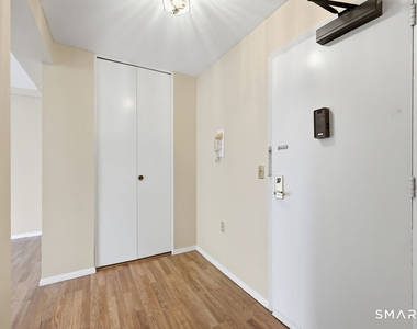 889 Farmington Avenue - Photo Thumbnail 15