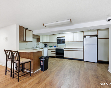 889 Farmington Avenue - Photo Thumbnail 7