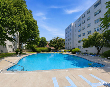 889 Farmington Avenue - Photo Thumbnail 4