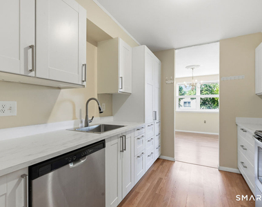 889 Farmington Avenue - Photo Thumbnail 20