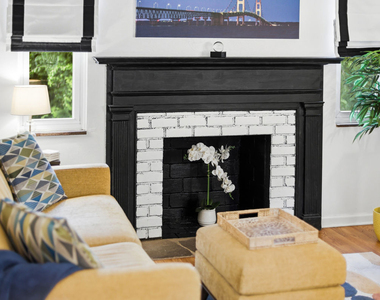 5183 Fieldcrest Drive - Photo Thumbnail 6