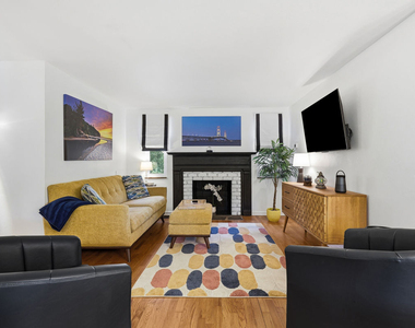 5183 Fieldcrest Drive - Photo Thumbnail 3