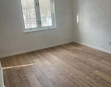 4623 E Willock Rd - Photo Thumbnail 4