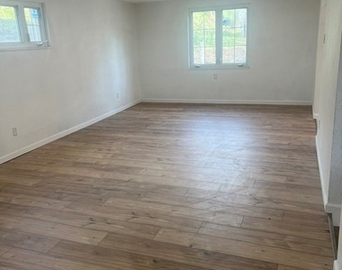 4623 E Willock Rd - Photo Thumbnail 9