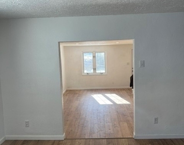 4623 E Willock Rd - Photo Thumbnail 7