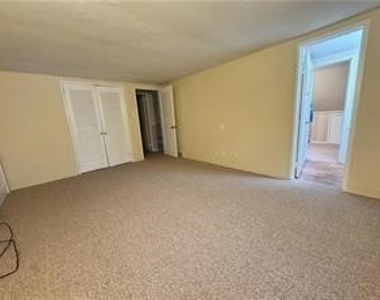 318 W Pearl Street - Photo Thumbnail 5