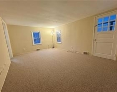 318 W Pearl Street - Photo Thumbnail 4