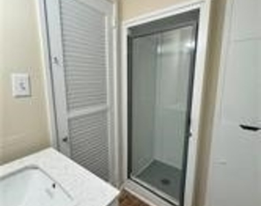 318 W Pearl Street - Photo Thumbnail 9