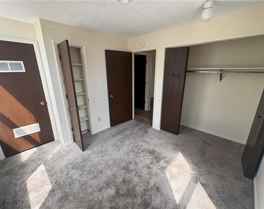 570 Miller Ave - Photo Thumbnail 6