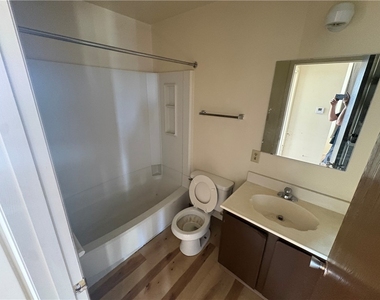 570 Miller Ave - Photo Thumbnail 5