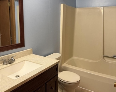 210 Woodhaven Dr - Photo Thumbnail 13