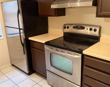 210 Woodhaven Dr - Photo Thumbnail 6