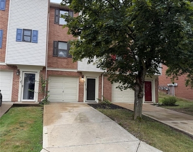 210 Woodhaven Dr - Photo Thumbnail 1