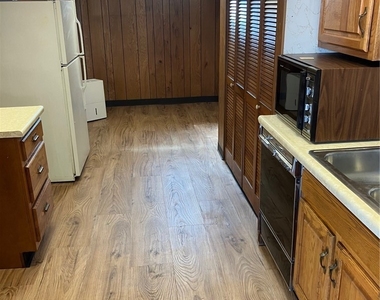 3234 Washington Pike - Photo Thumbnail 24