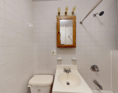 East 93rd Street - Photo Thumbnail 4