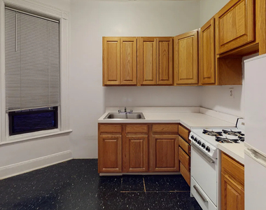East 93rd Street - Photo Thumbnail 3