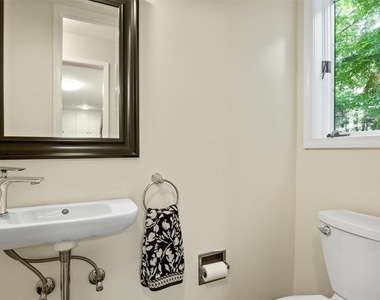 485 Oakridge Drive - Photo Thumbnail 10