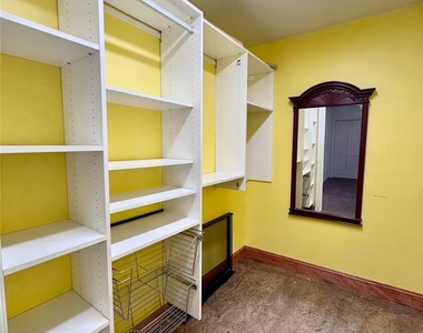 762 Columbus Parkway - Photo Thumbnail 14