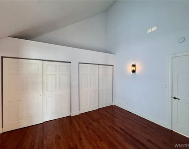 762 Columbus Parkway - Photo Thumbnail 19