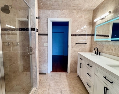 762 Columbus Parkway - Photo Thumbnail 22