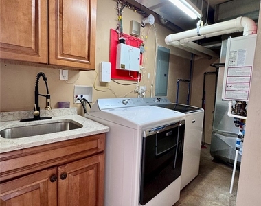 762 Columbus Parkway - Photo Thumbnail 28