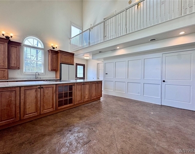 762 Columbus Parkway - Photo Thumbnail 8