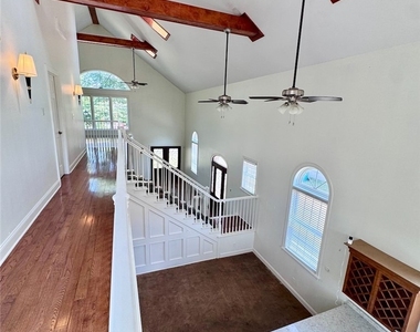 762 Columbus Parkway - Photo Thumbnail 17