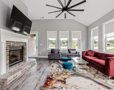 112 Gwendolyn Avenue - Photo Thumbnail 2