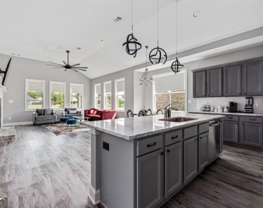 112 Gwendolyn Avenue - Photo Thumbnail 4