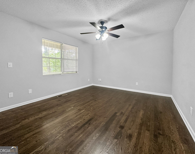555 Browning Circle - Photo Thumbnail 1