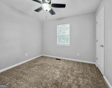 555 Browning Circle - Photo Thumbnail 10