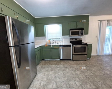 650 Jefferson Avenue - Photo Thumbnail 2