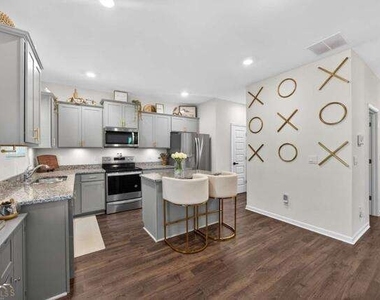 1253 Richmond Court Se - Photo Thumbnail 8