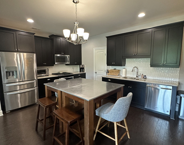 882 Westmoreland Circle Nw - Photo Thumbnail 8
