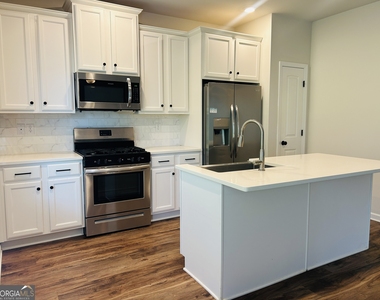 57 Pacific Avenue - Photo Thumbnail 8