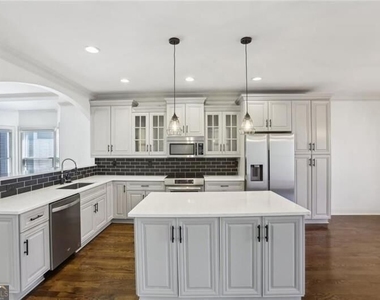 2108 Nw Main Street Nw - Photo Thumbnail 5