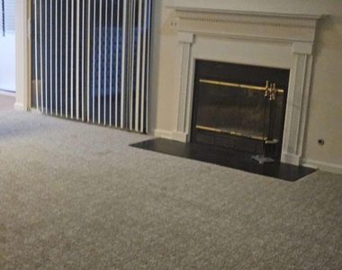 113 Hampshire Court - Photo Thumbnail 4