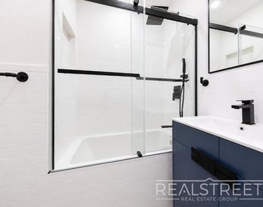 346a Chauncey St - Photo Thumbnail 7