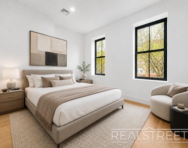 346a Chauncey St - Photo Thumbnail 2
