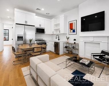 346a Chauncey St - Photo Thumbnail 1