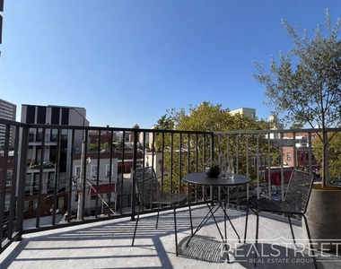 417 Rutland Road - Photo Thumbnail 8