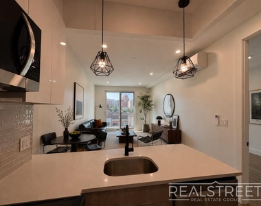 417 Rutland Road - Photo Thumbnail 2