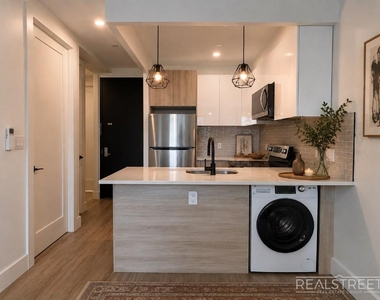 417 Rutland Road - Photo Thumbnail 3