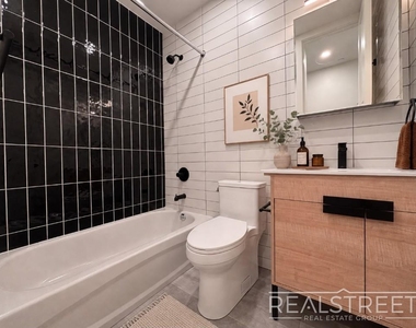 417 Rutland Road - Photo Thumbnail 7