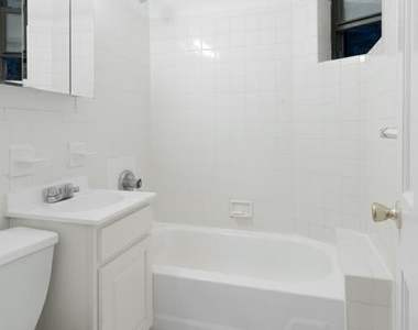 East 89 Street - Photo Thumbnail 8